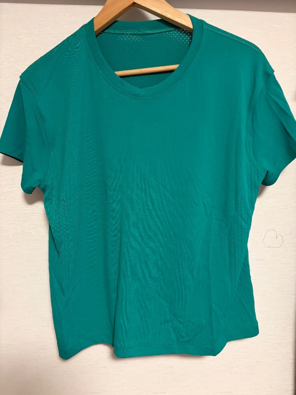 Lululemon Train to be Short Sleeve